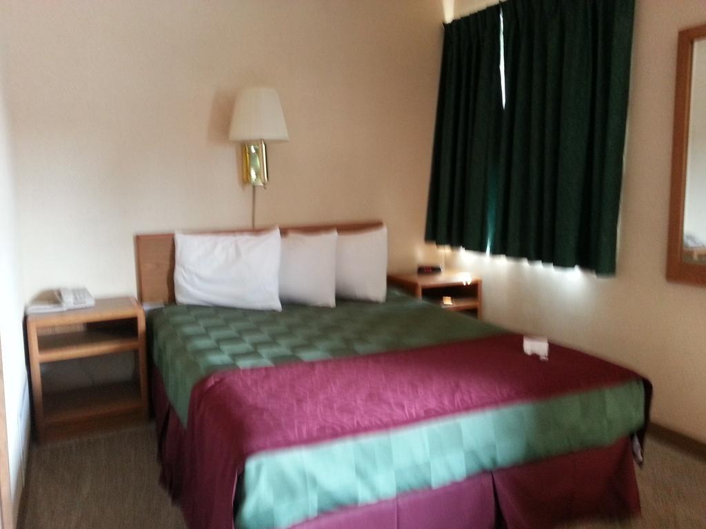 Mid Town Motel Great Falls Værelse billede