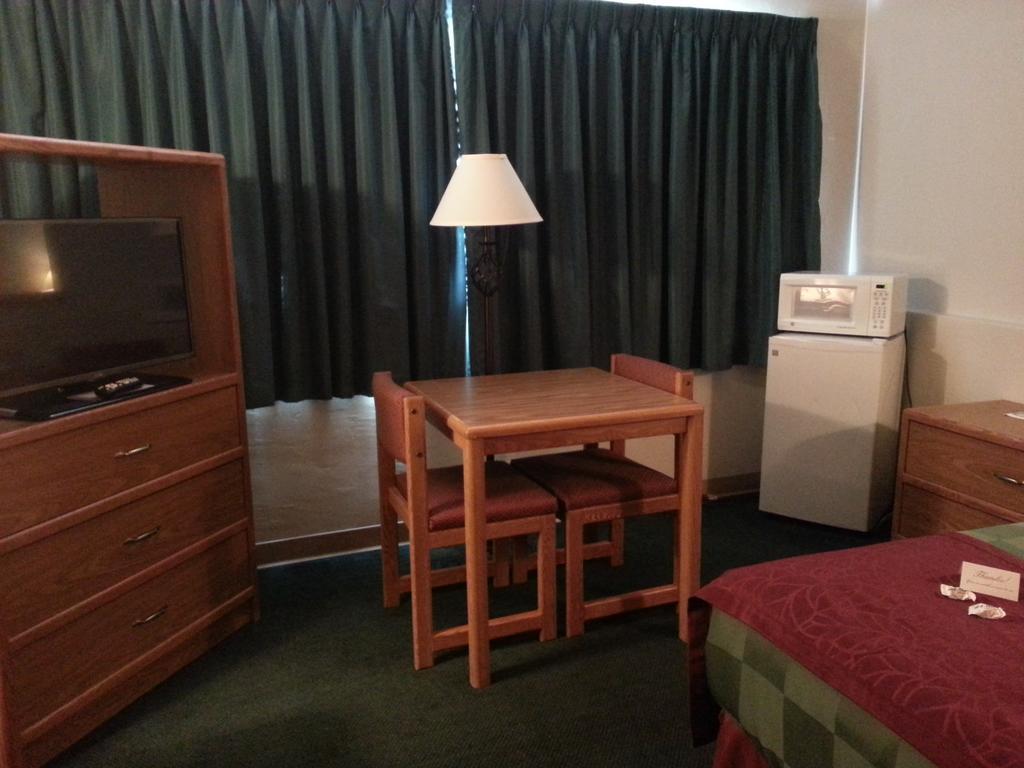 Mid Town Motel Great Falls Værelse billede